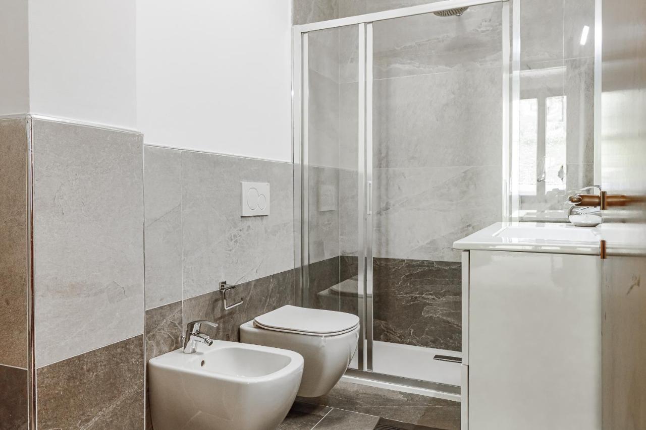 Stunning View Lakeside Apartment - Larihome A11 Gravedona Exterior foto